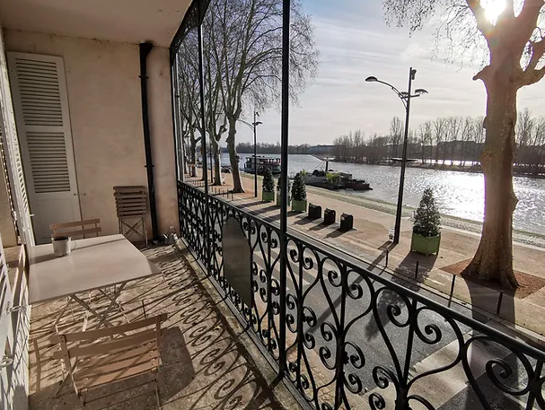 Bureau avec vue sur Loire à Orléans