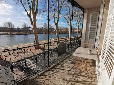 Bureau avec vue sur Loire à Orléans